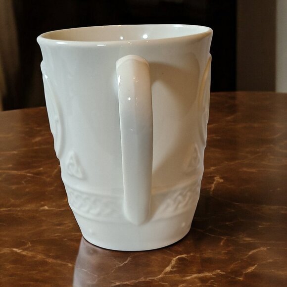 Belleek classic Celtic Mugs - set of two - Picture 3 of 9